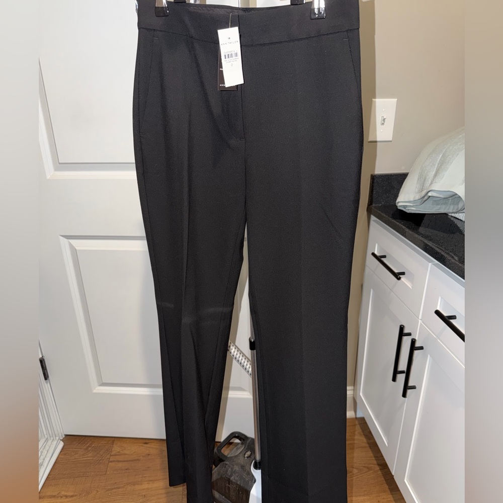 NWT Ann Taylor Sz 0 Black Trousers